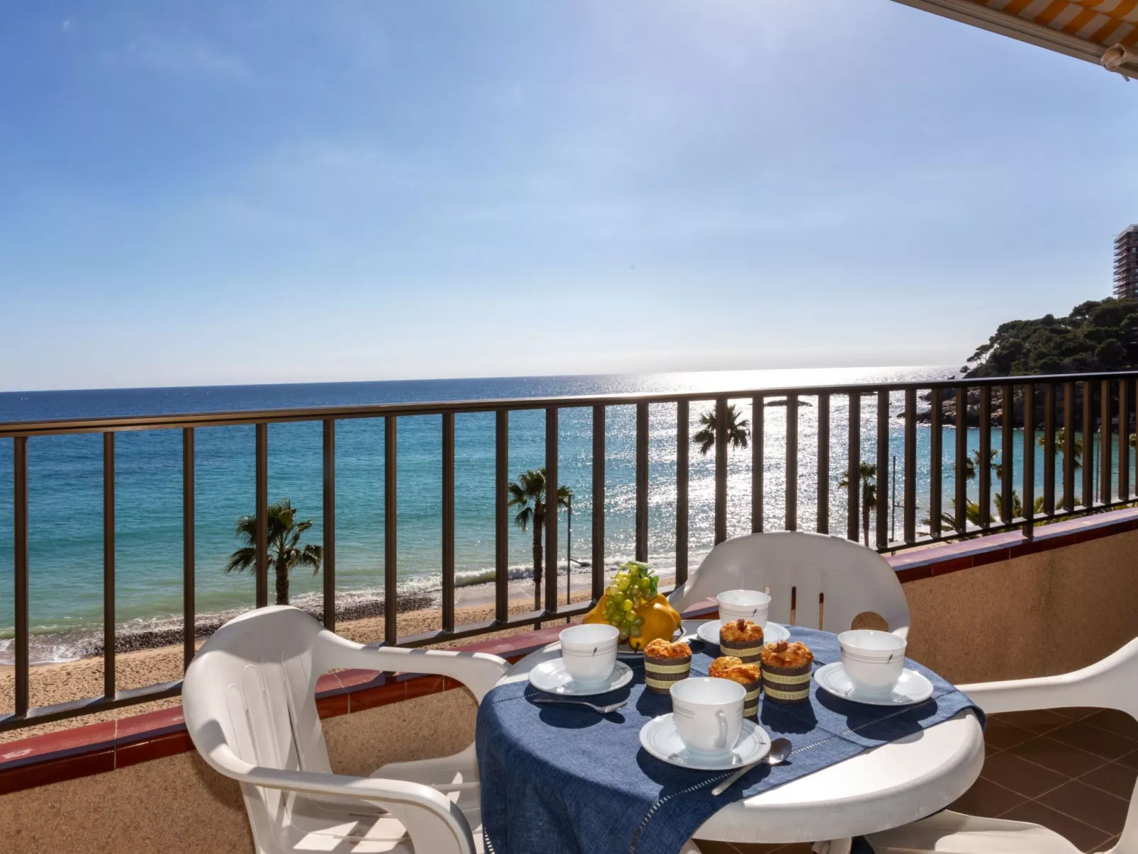 Seafront Apartment Torre Valentina-Buiten