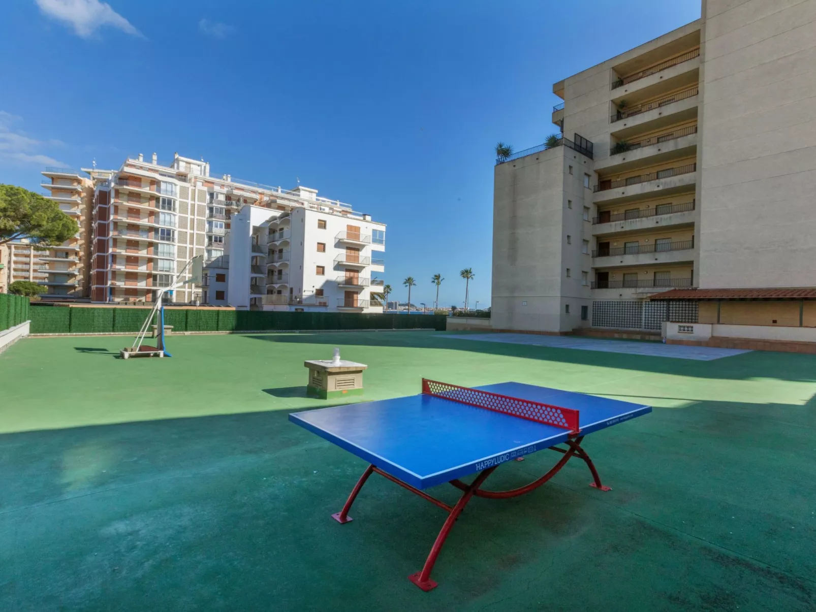 Seafront Apartment Torre Valentina-Buiten