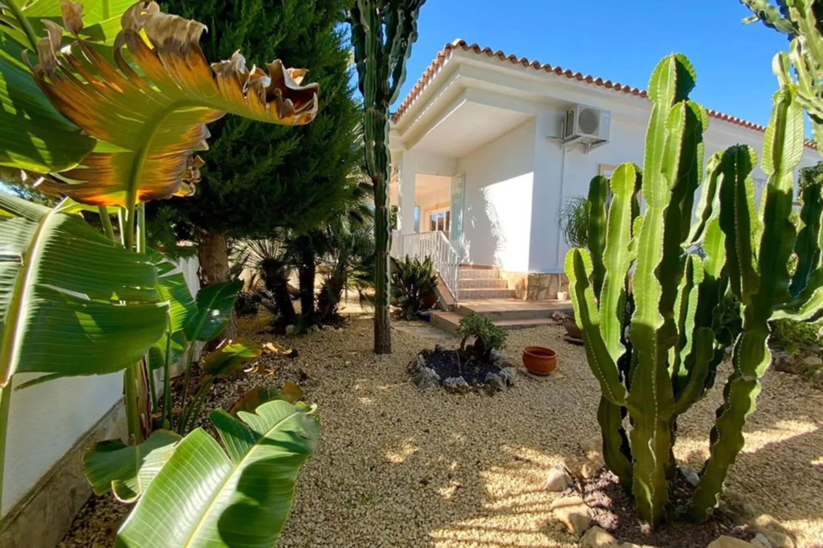 Casa Viramar-Tuinen zomer