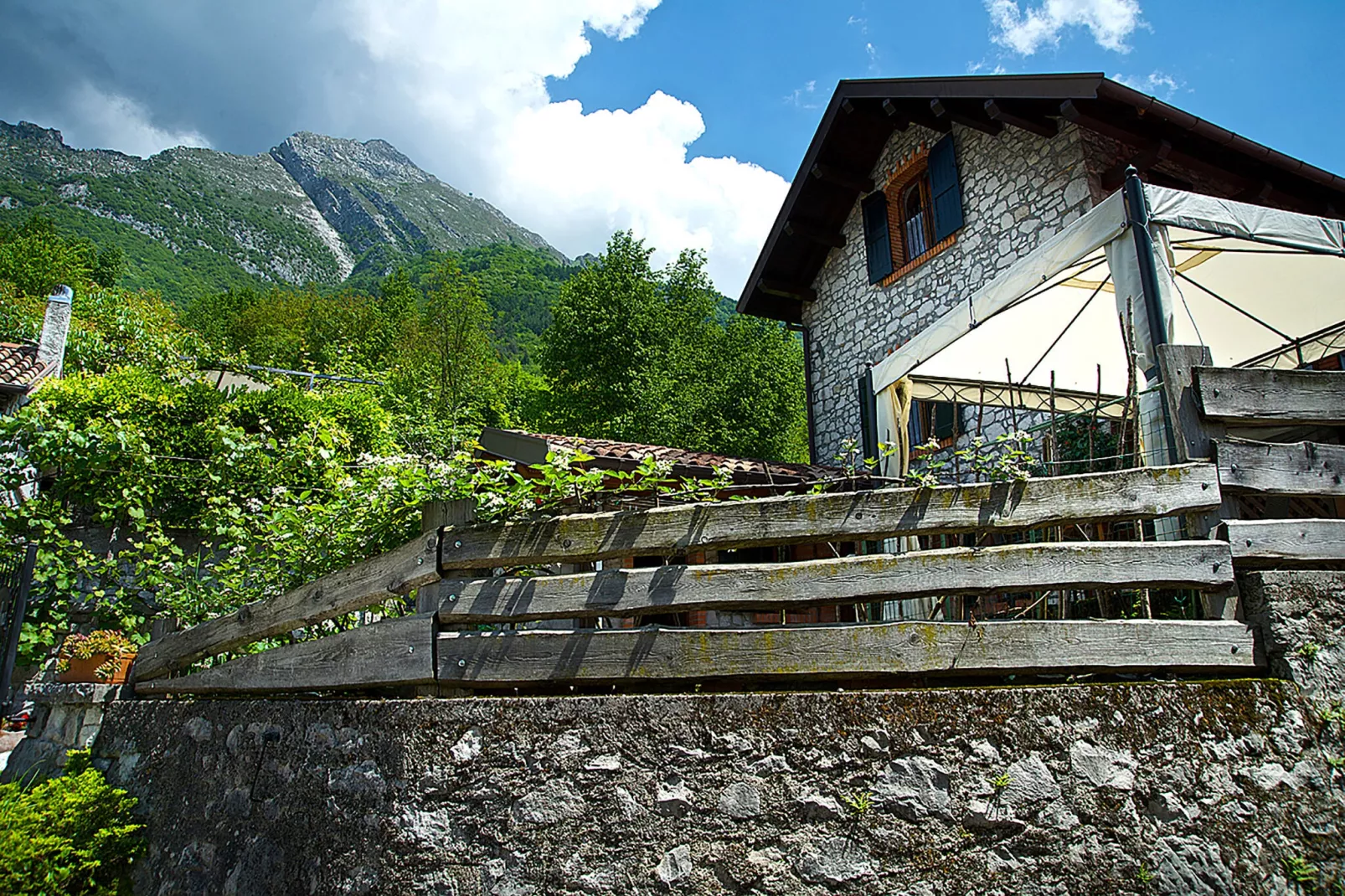 Casa delle Alpi-Buitenkant zomer