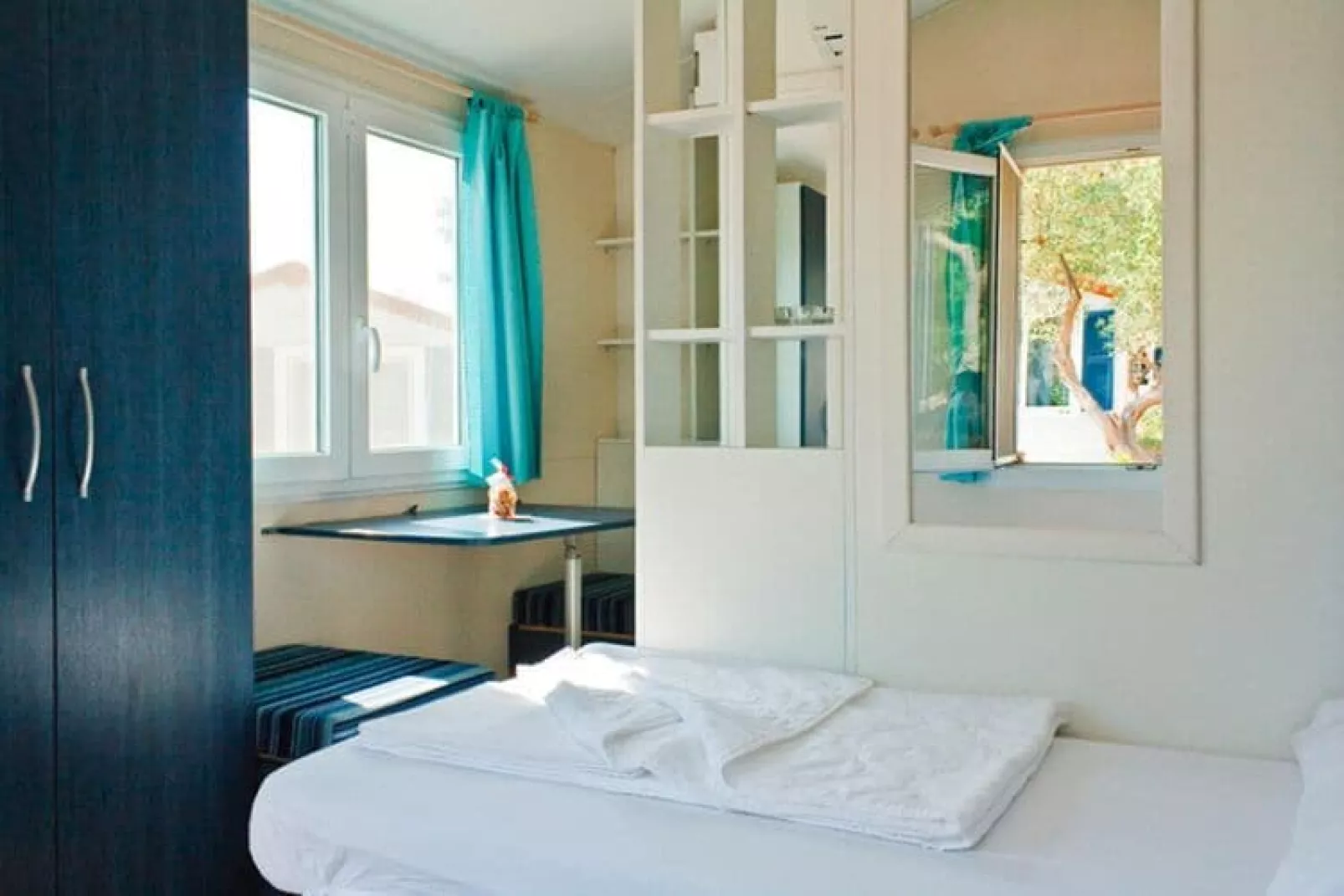 Mobile Homes Kovacine Cres-MH Family - 5 Pers-Slaapkamer