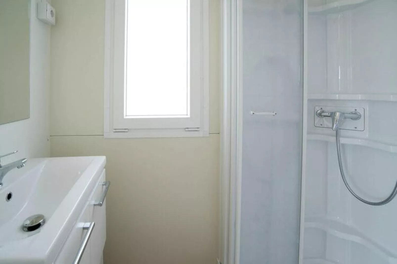 Mobile Homes Kovacine Cres-MH Family - 5 Pers-Badkamer