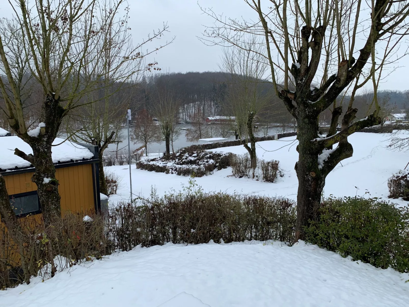 Tiny Haus mit schönem Seeblick-Buiten