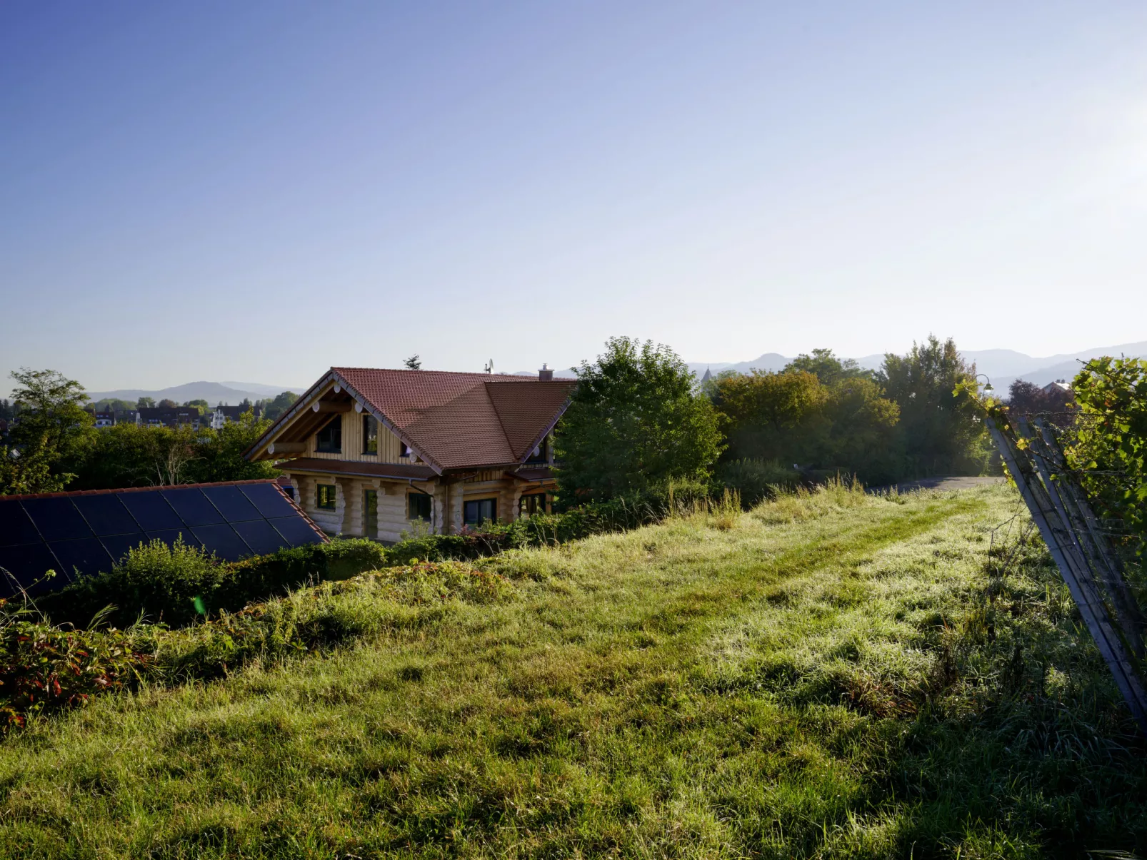 Schwarzwaldchalet de luxe mit Sauna-Buiten