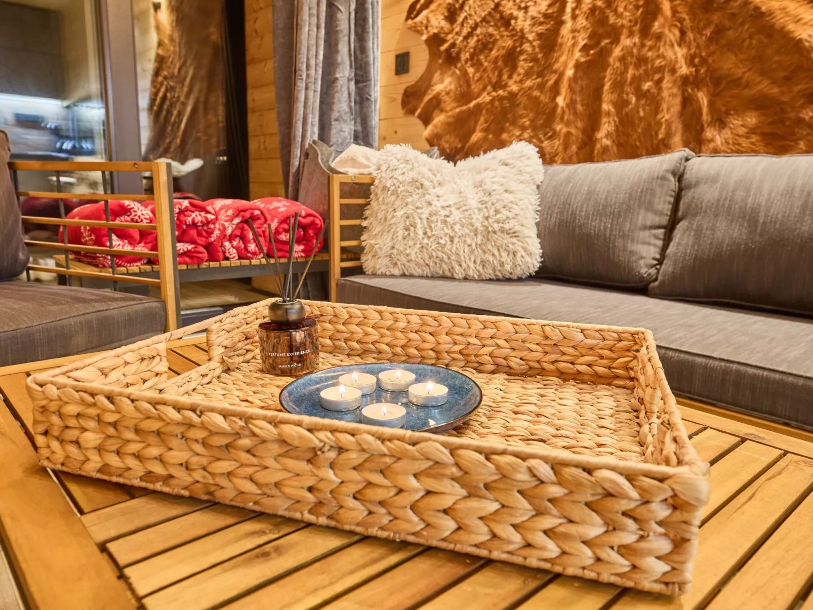 Luxe Timber Lodge & Pet Retreat-Binnen
