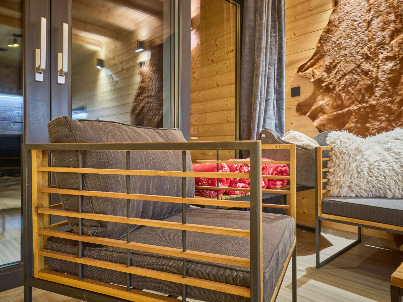 Luxe Timber Lodge & Pet Retreat-Binnen