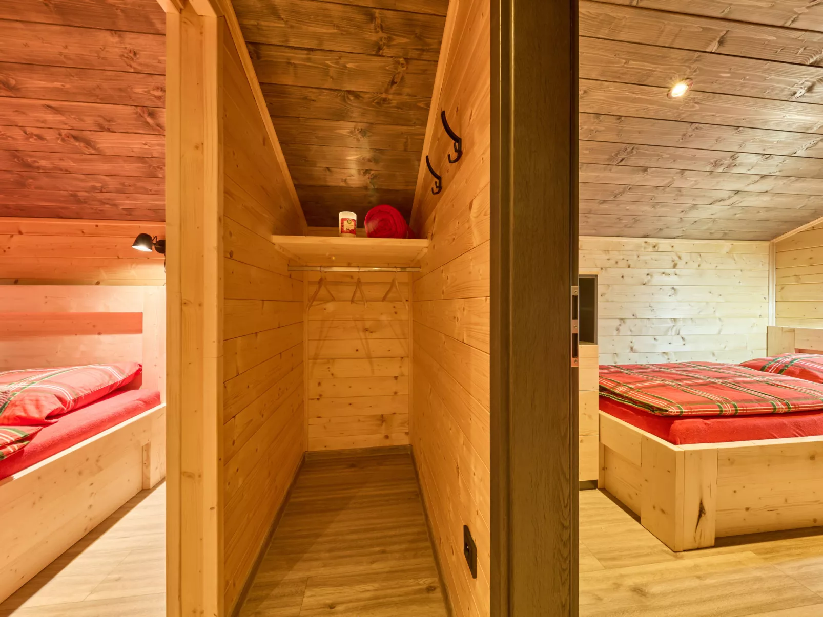 Luxe Timber Lodge & Pet Retreat-Binnen