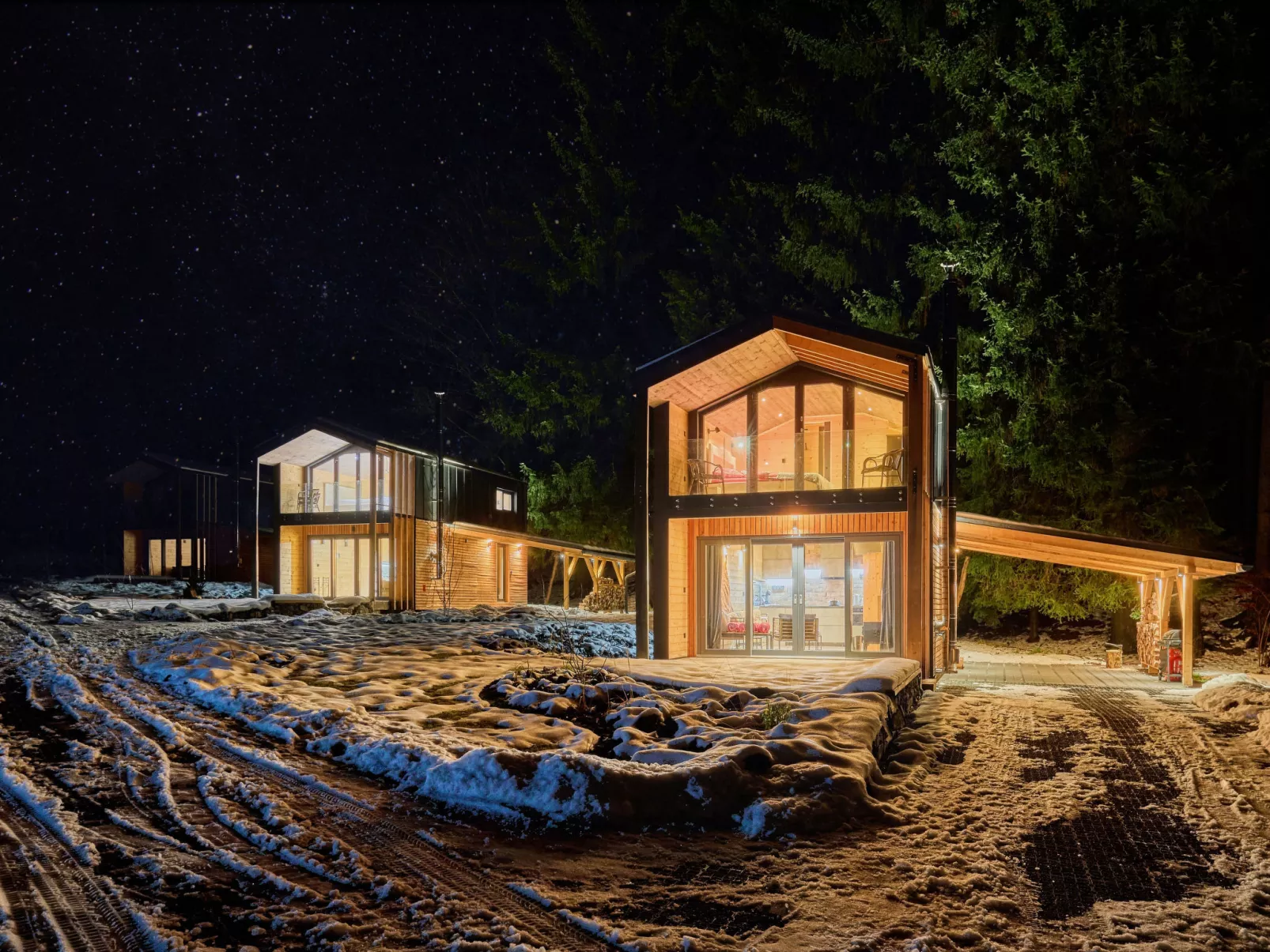 Luxe Timber Lodge & Pet Retreat-Buiten