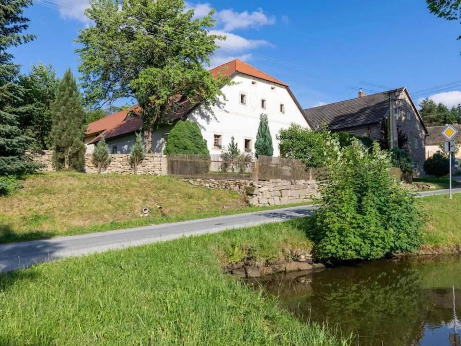 18 Century Bohemian Farmhouse-Buiten