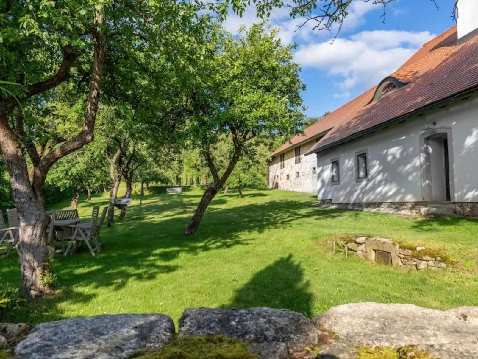 18 Century Bohemian Farmhouse-Buiten