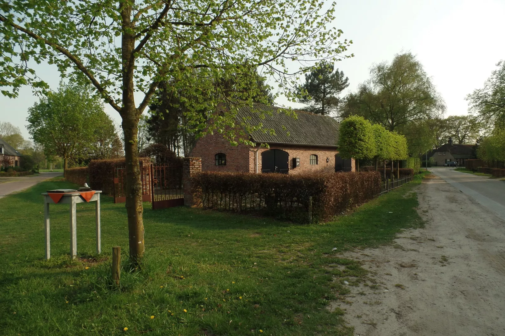 Dorpswoning De Zeelberg-Buitenkant zomer