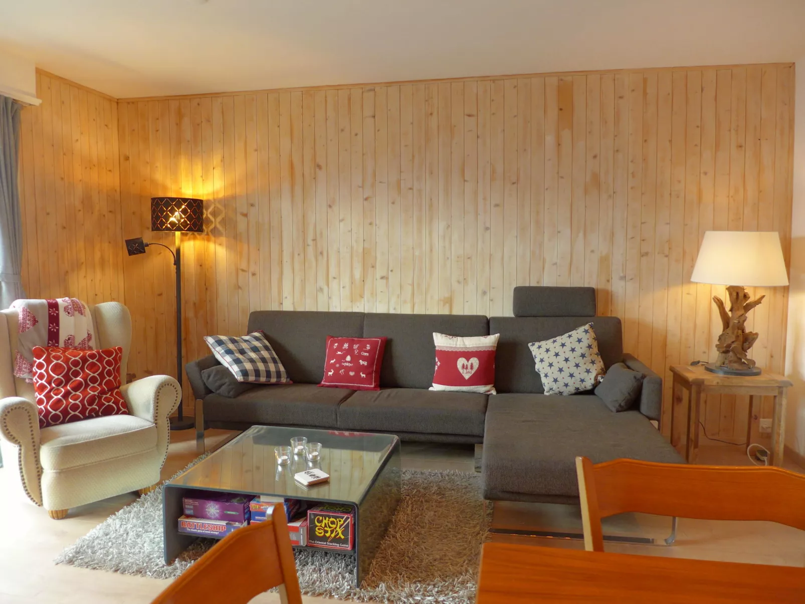 Europa Ouest / APT 74-Binnen
