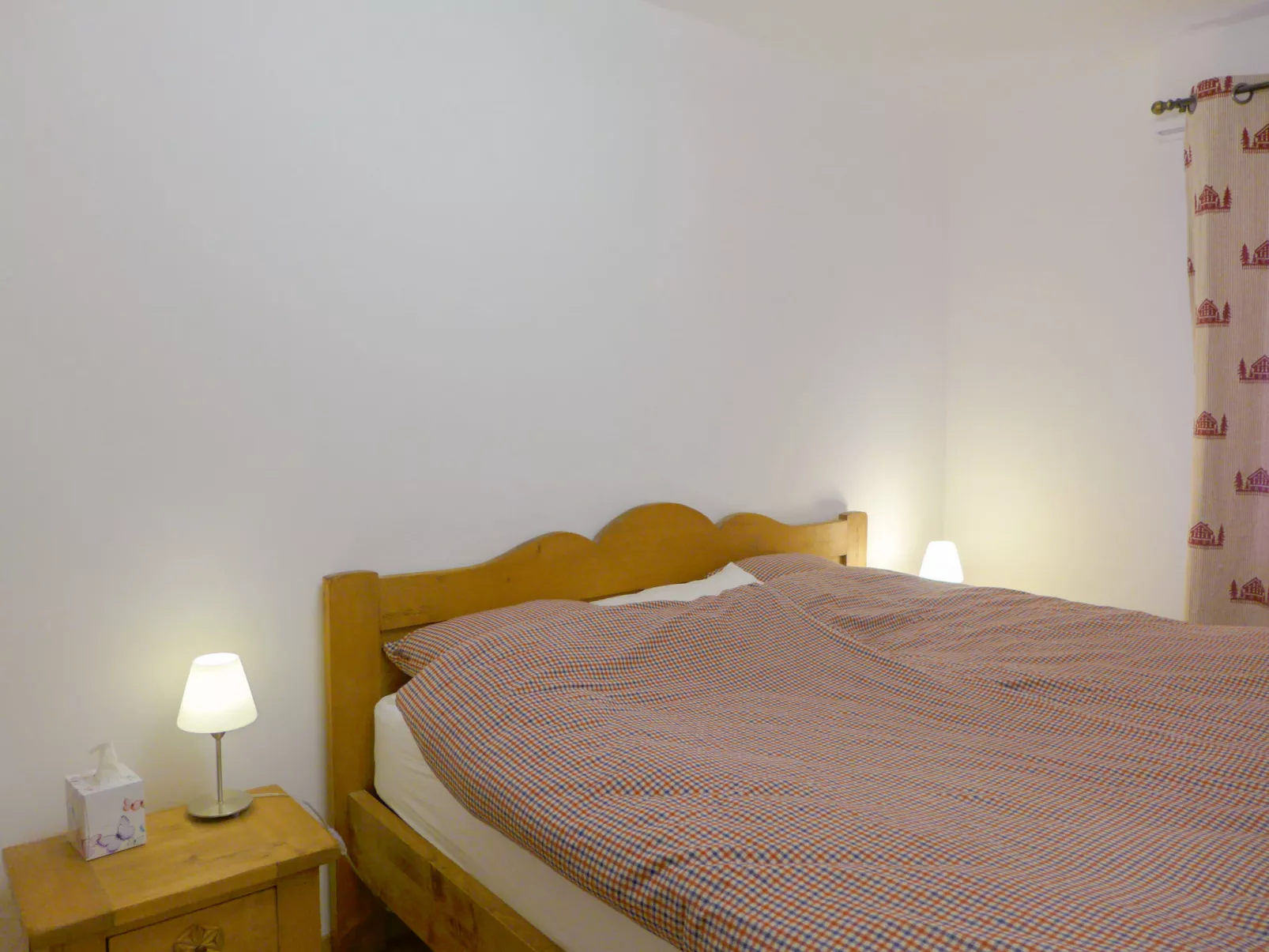 Europa Ouest / APT 74-Binnen