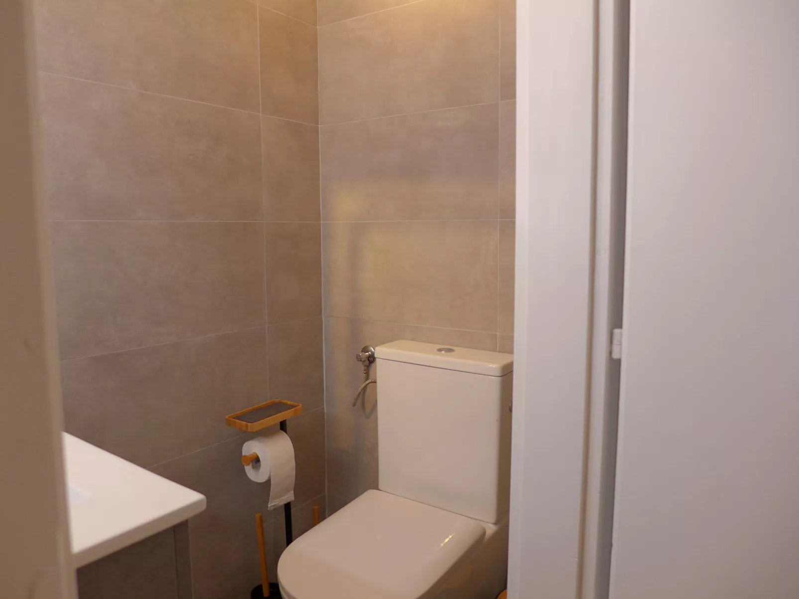 Europa Ouest / APT 74-Binnen