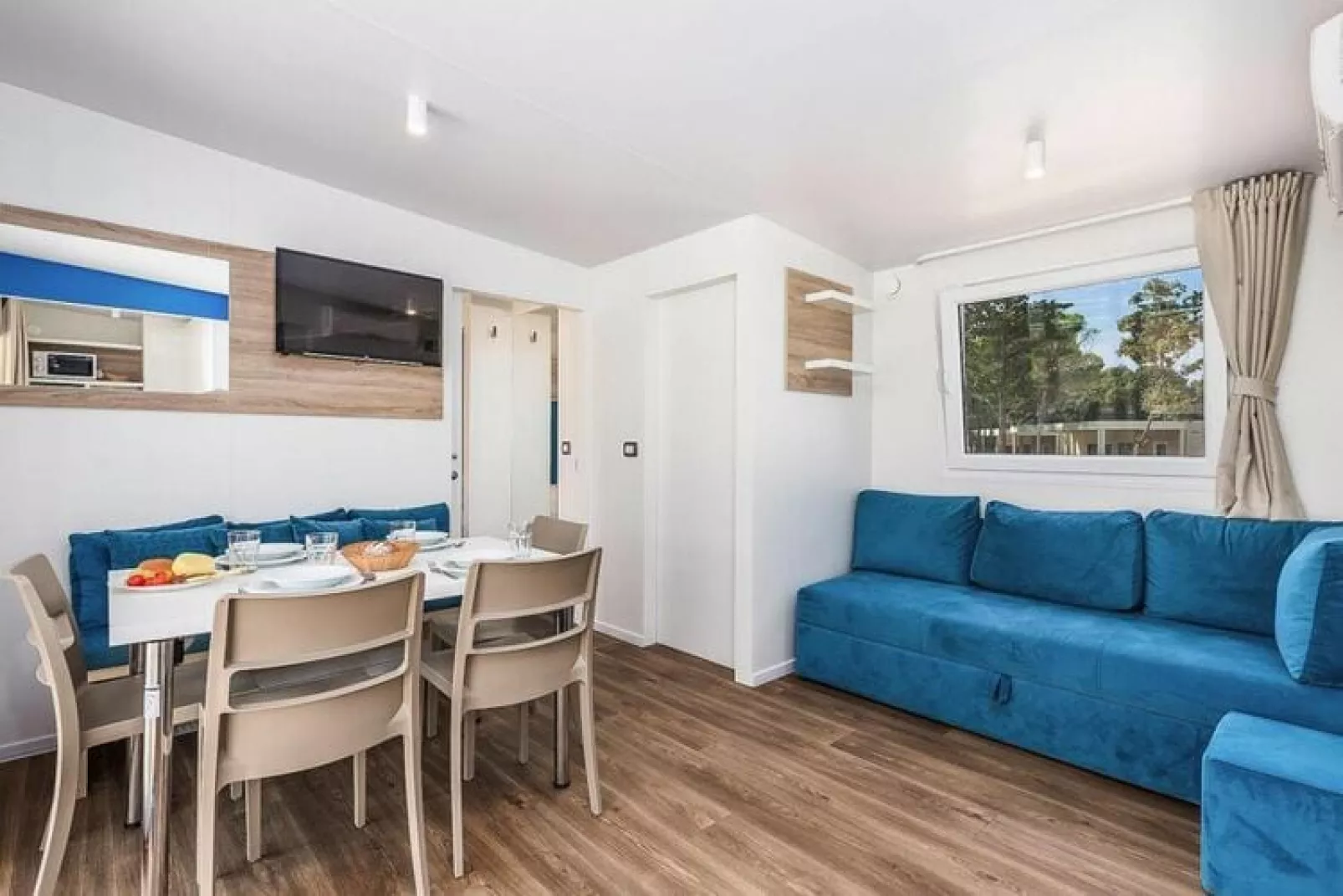 Mobile Homes Strasko Novalja Mediteran Superior mit Pool ca 34 qm für 6 Pers-Woonkamer