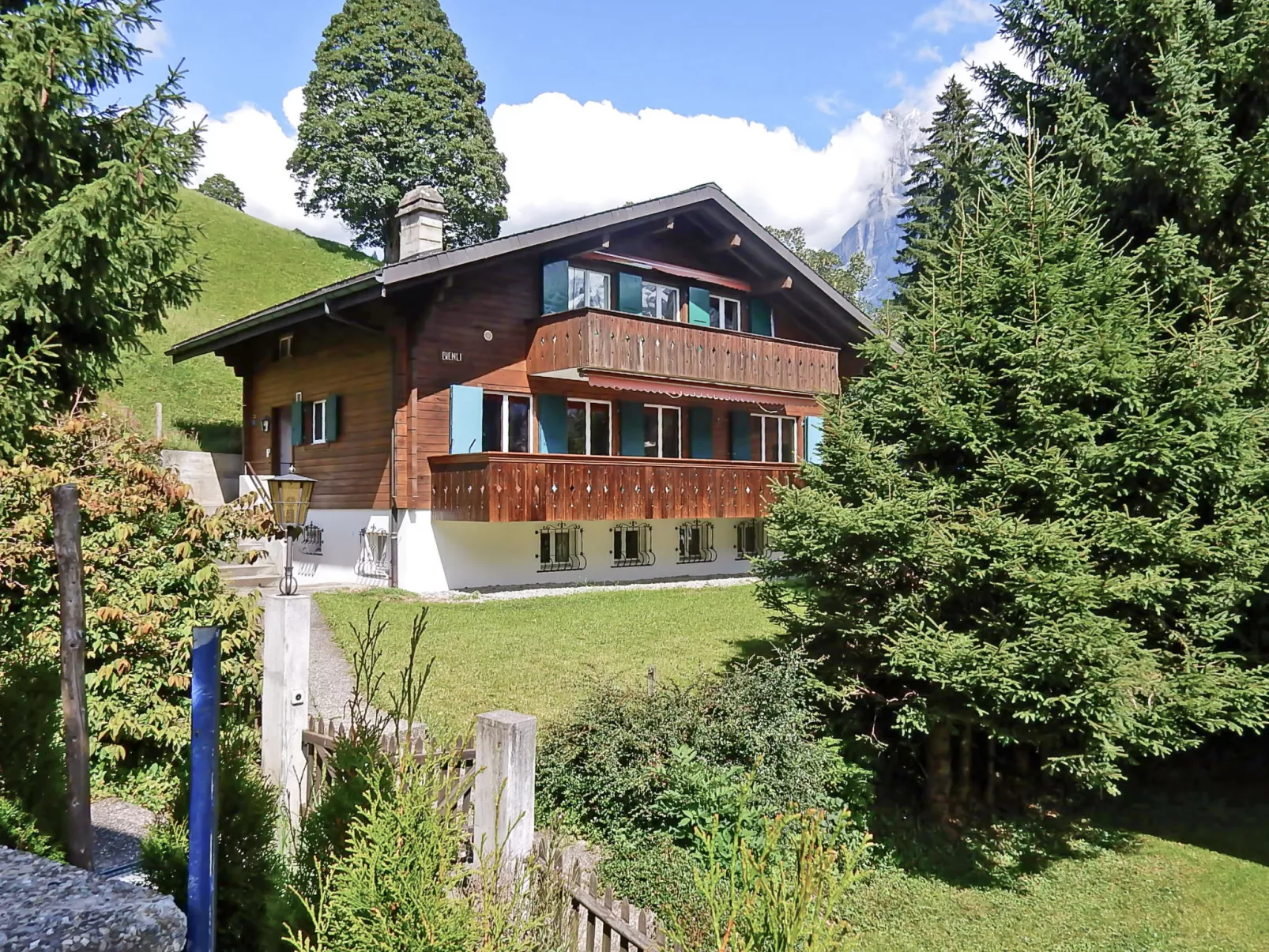 Chalet Bienli Oben-Buiten