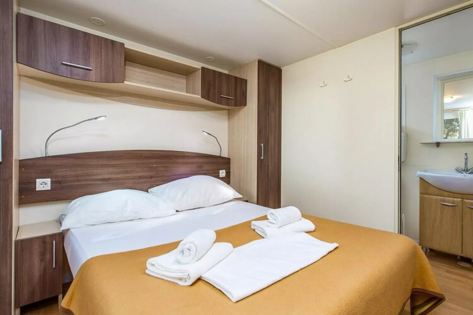 Mobile Homes Strasko Novalja Mediteran Superior mit Pool ca 34 qm für 6 Pers-Slaapkamer