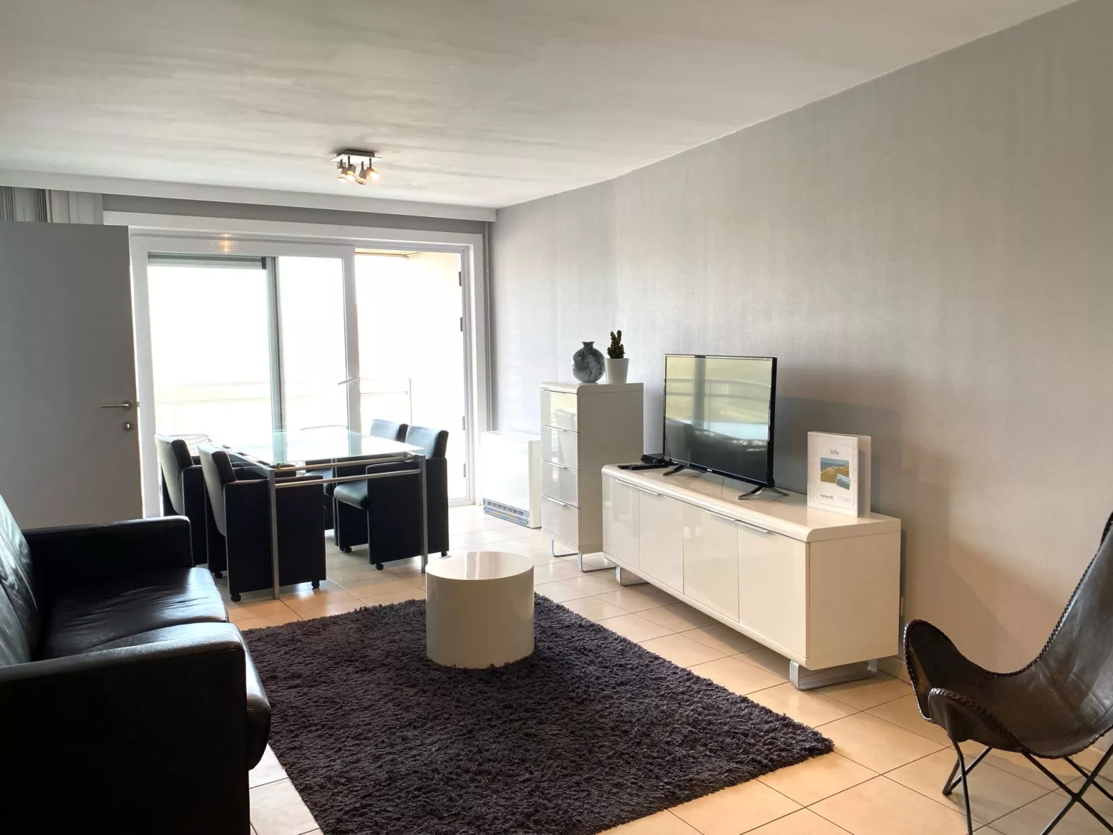 Apartment 302-Binnen