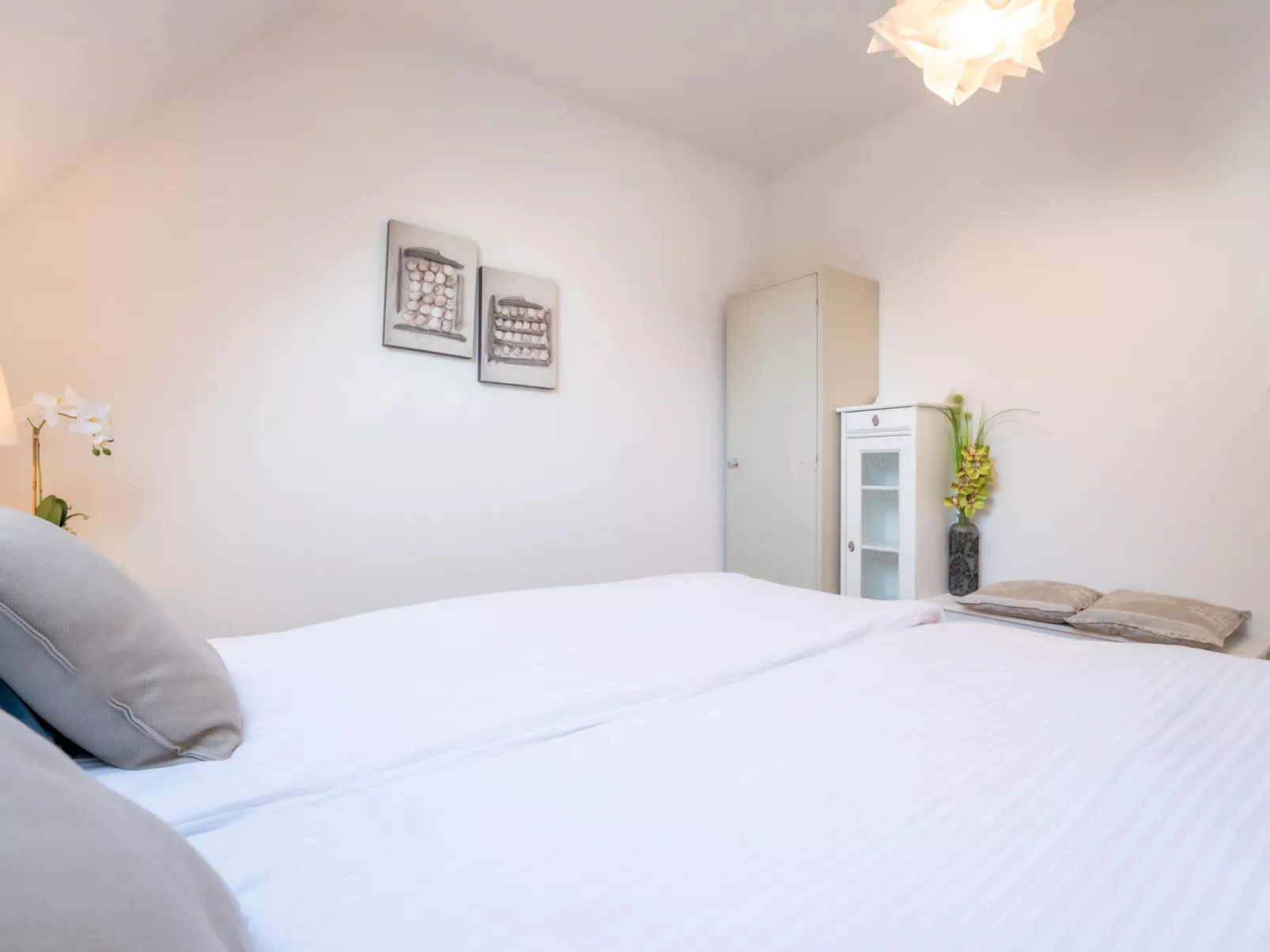 Ons Nest with parking-Binnen