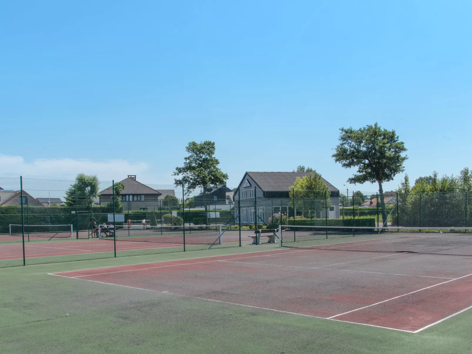 Maya - Parking and distant view-Buiten