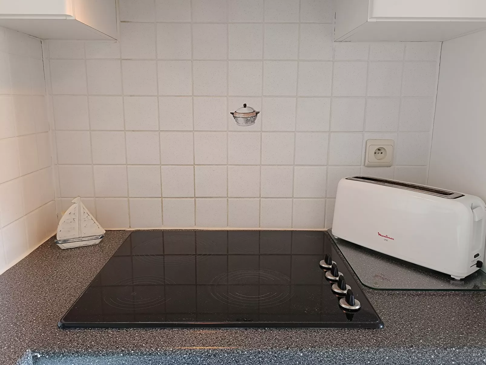 Zeeflat with parking and shared pool-Binnen