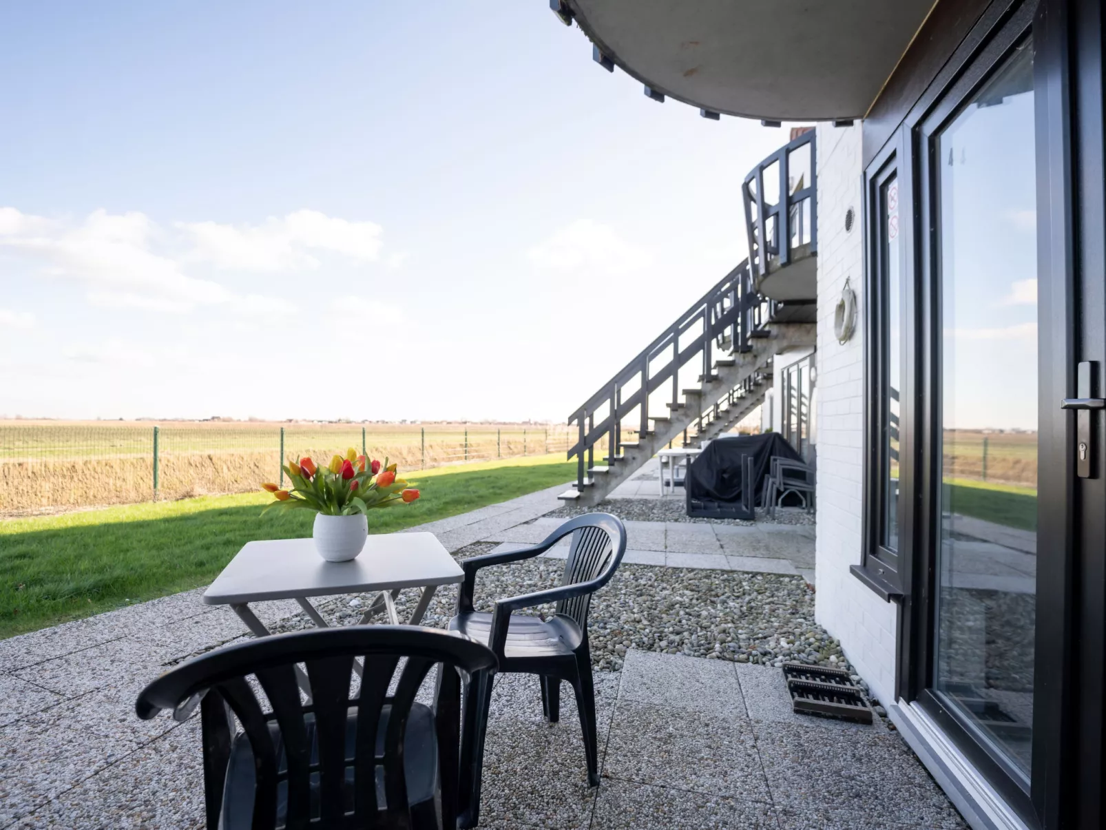 Marlene with parking and shared pool-Buiten