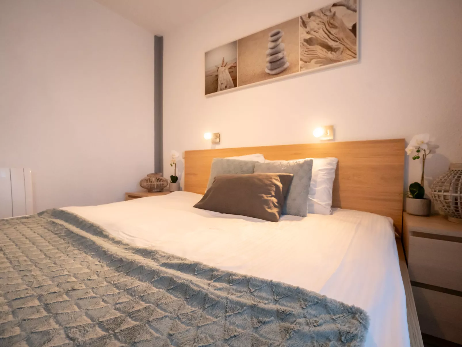 Giuliott with parking and shared pool-Binnen