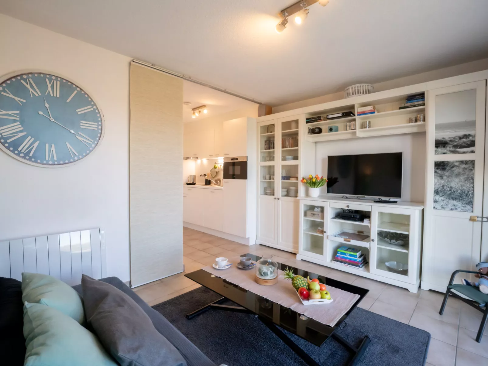 Giuliott with parking and shared pool-Binnen