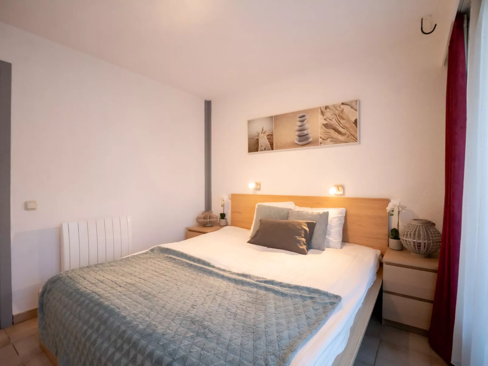 Giuliott with parking and shared pool-Binnen
