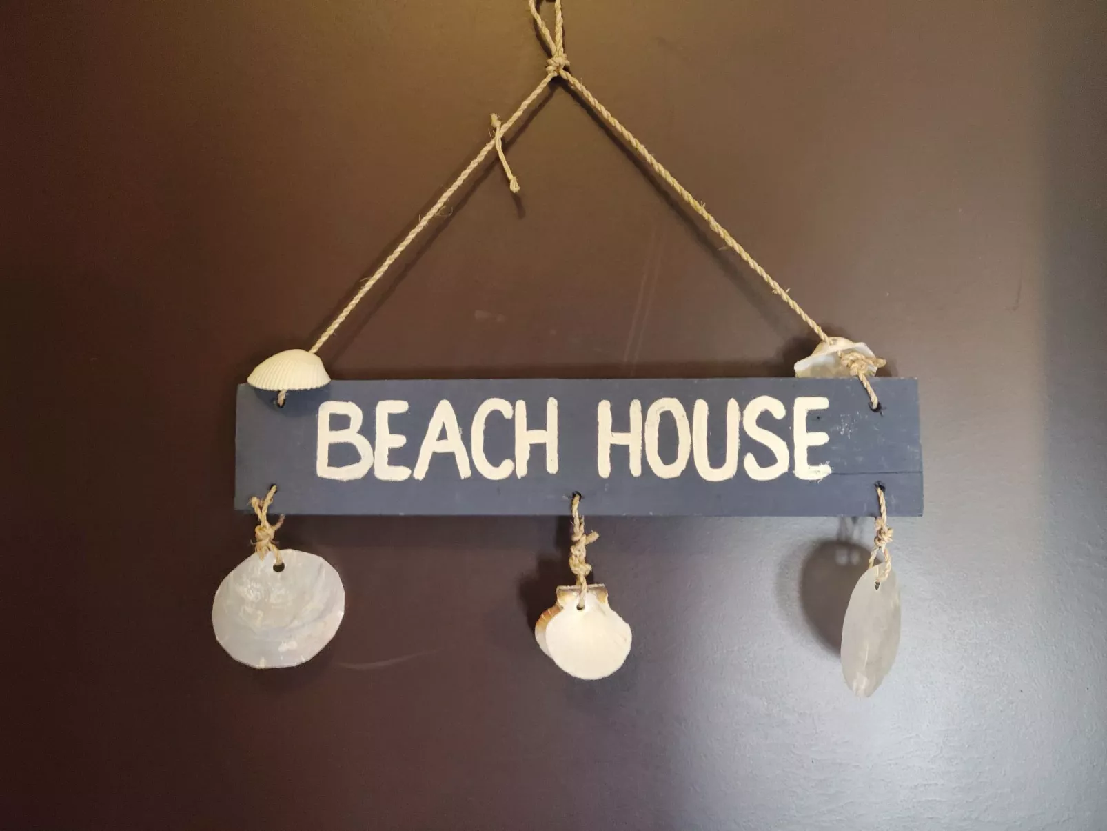 Beach House with lateral seaview-Binnen