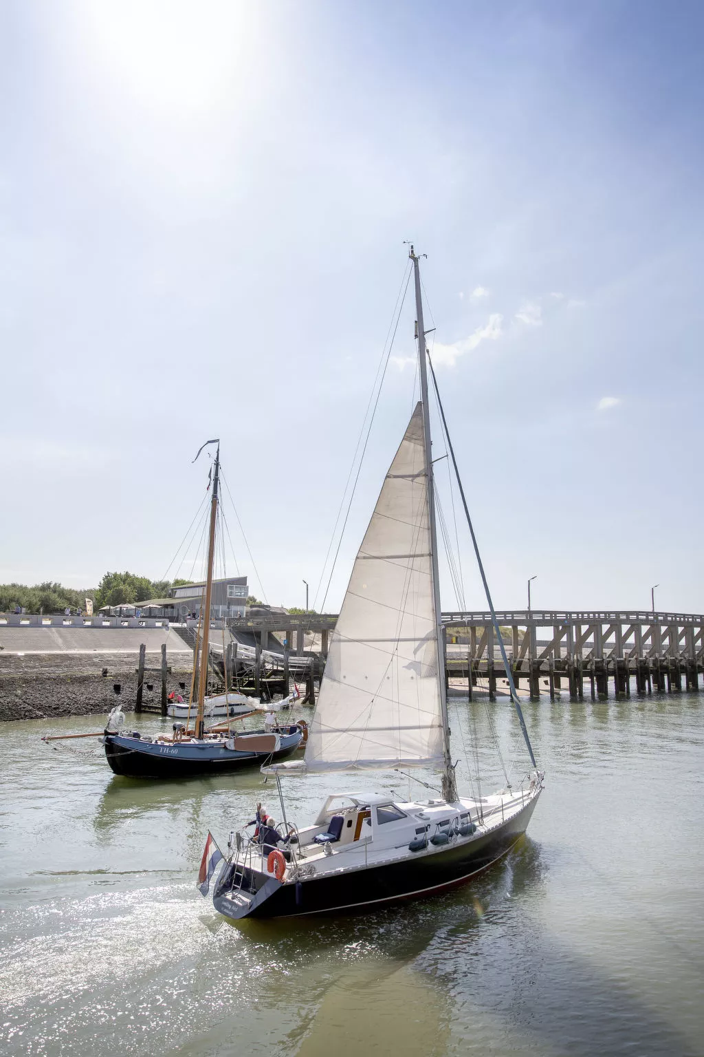 Beaufort 76 with two terraces-Binnen