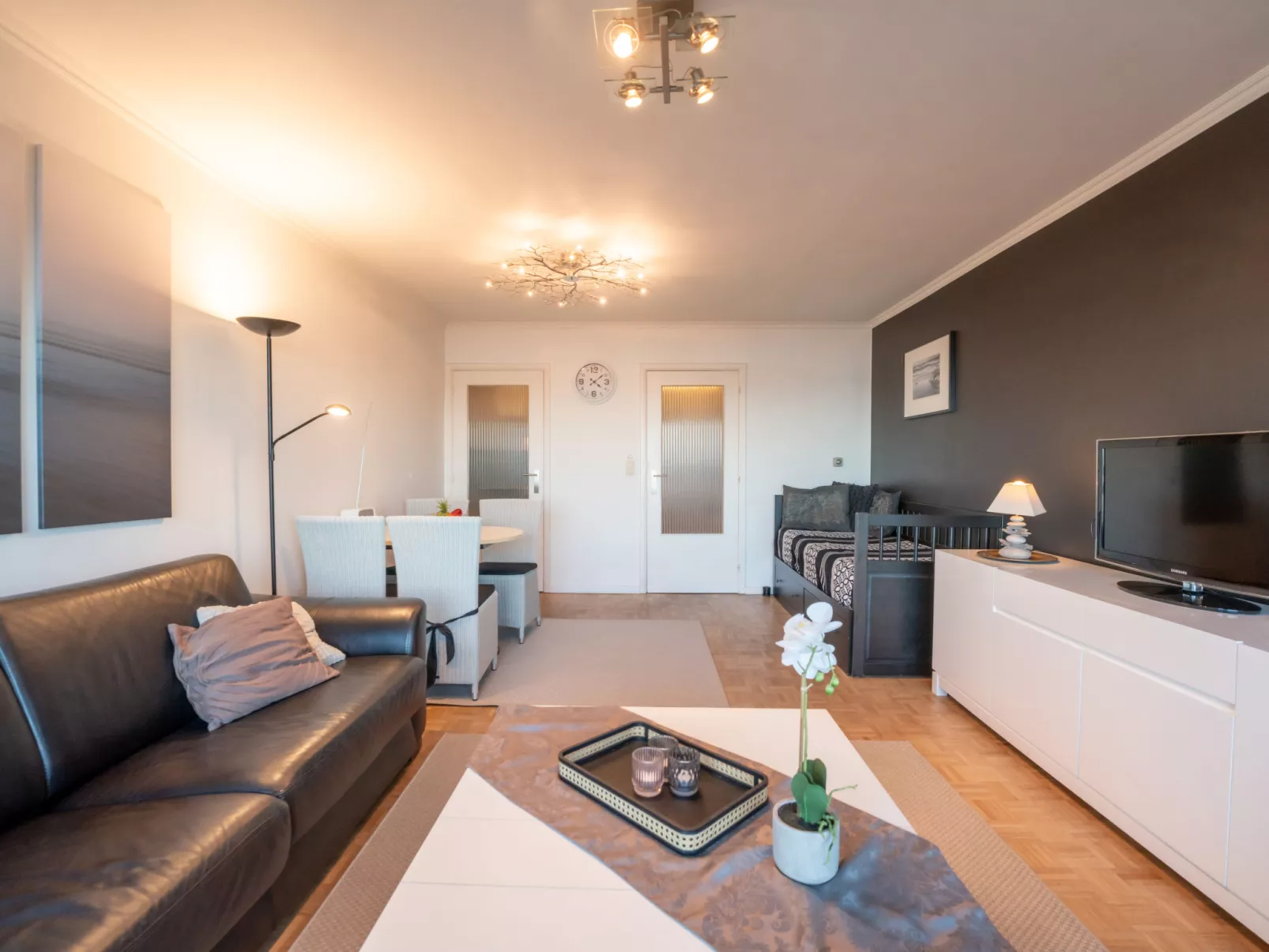 Golfslag with sea view-Binnen