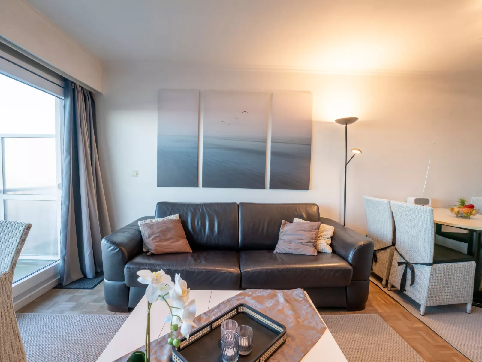 Golfslag with sea view-Binnen