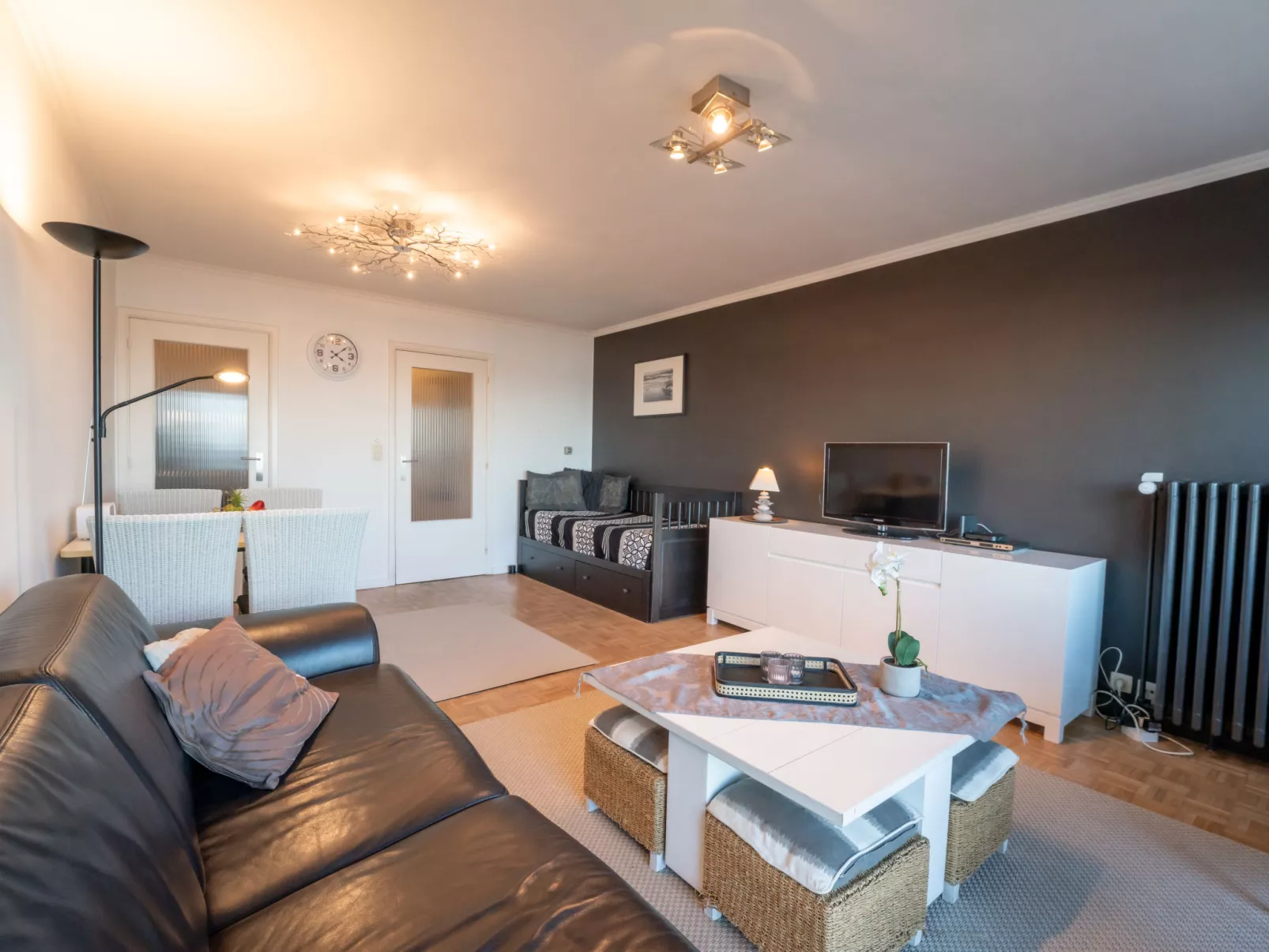 Golfslag with sea view-Binnen