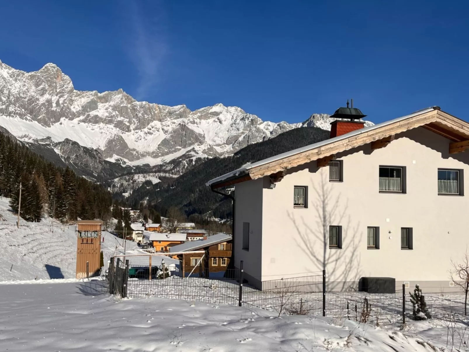 Dachstein Südwand-Buiten