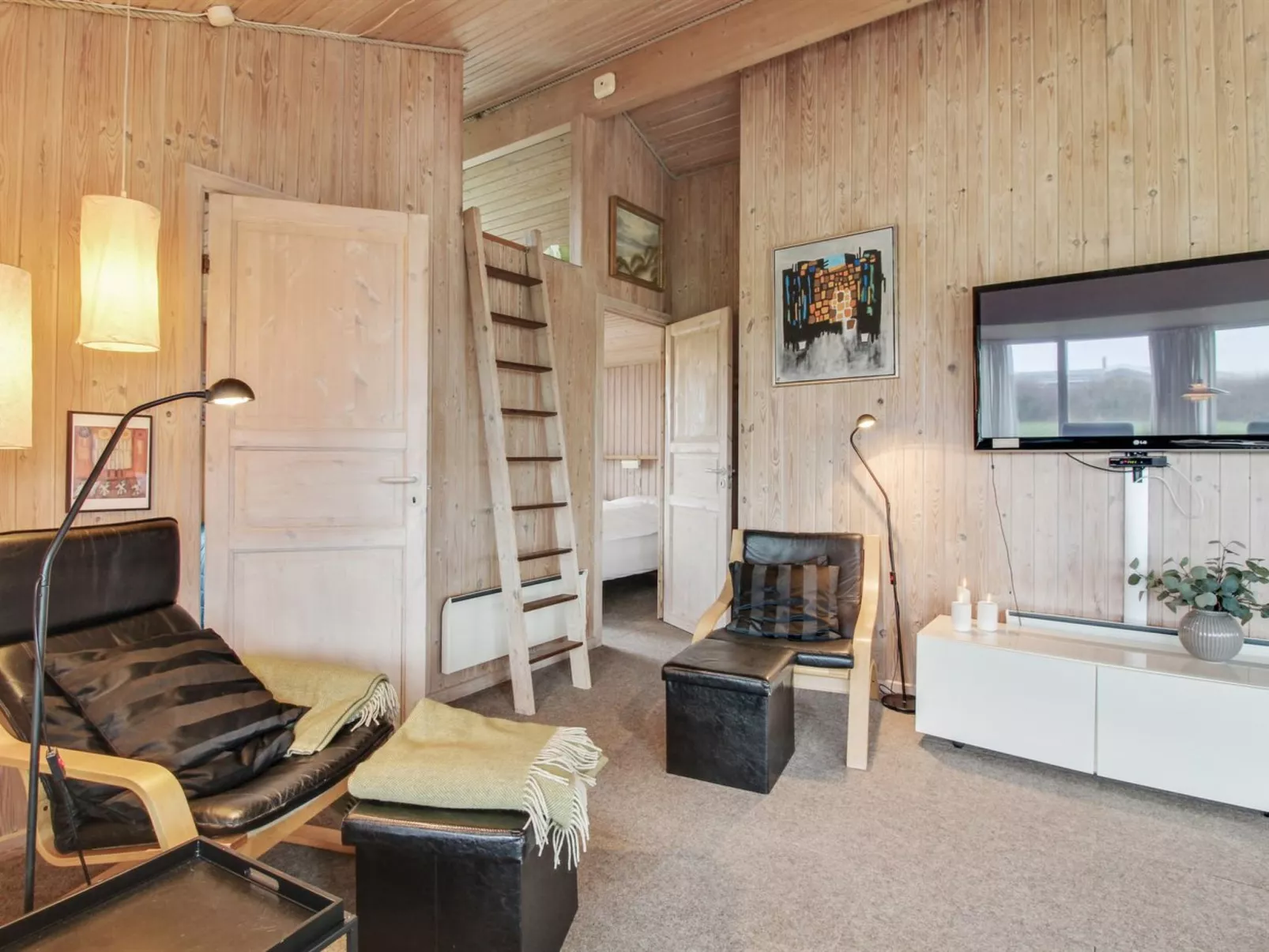 "Arild" - 300m from the sea-Binnen