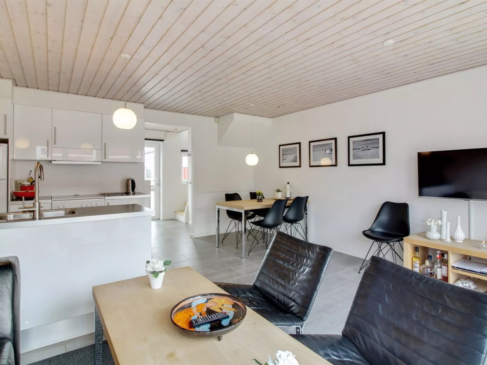 "Rikhard" - 800m from the sea-Binnen