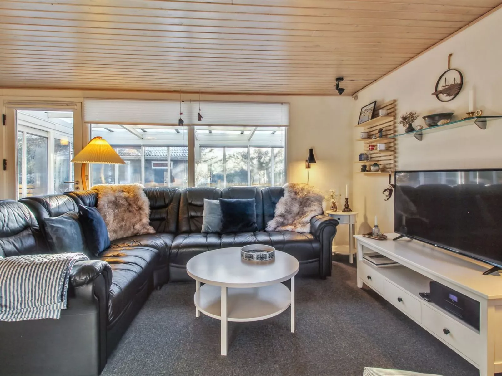"Ilkka" - 2.1km from the sea-Binnen