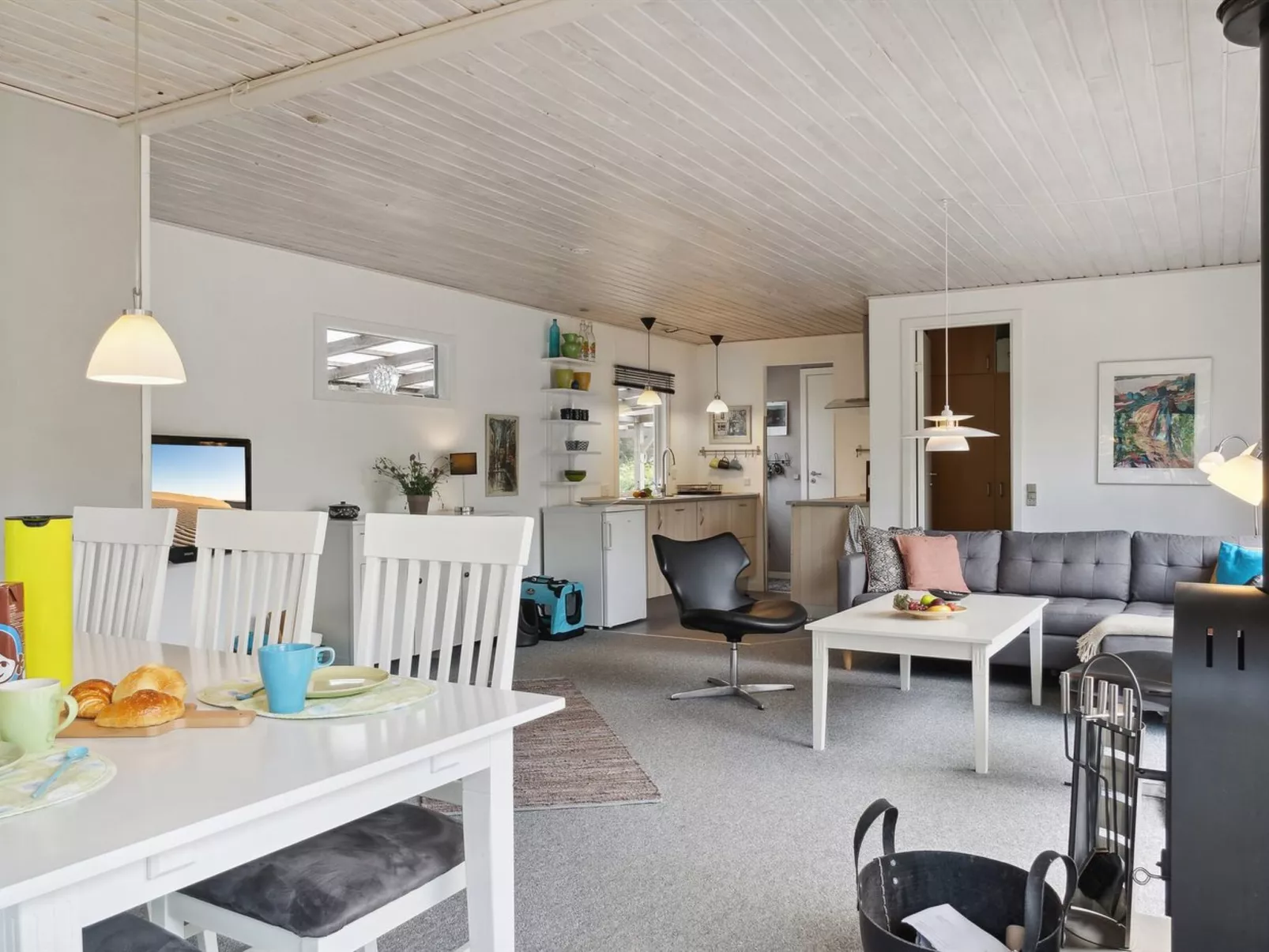 "Holmwith" - 200m from the sea-Binnen