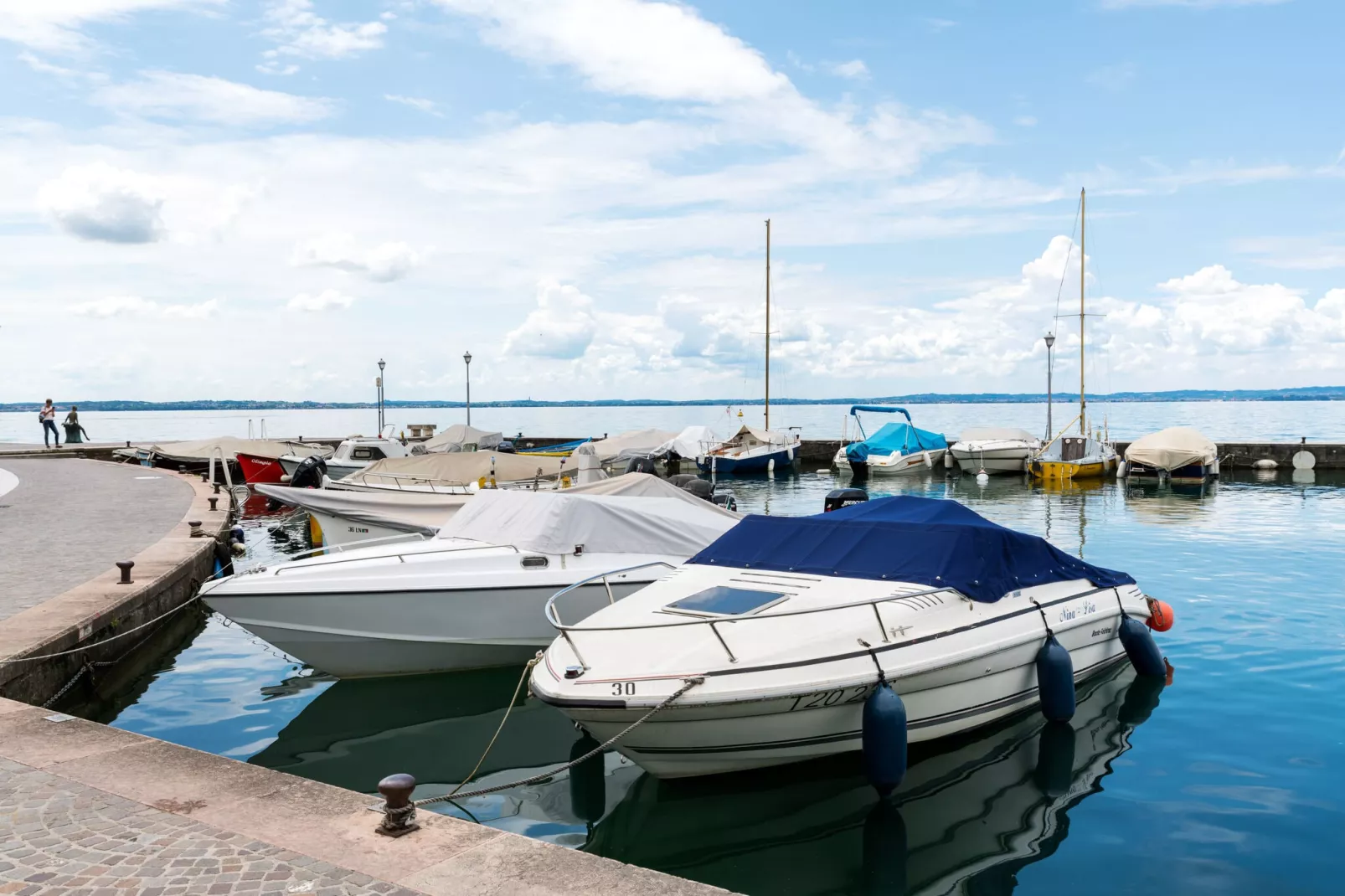 Vakantieappartement in Lazise, op de begane grond, met terras en zwembad.-Gebieden zomer 5km