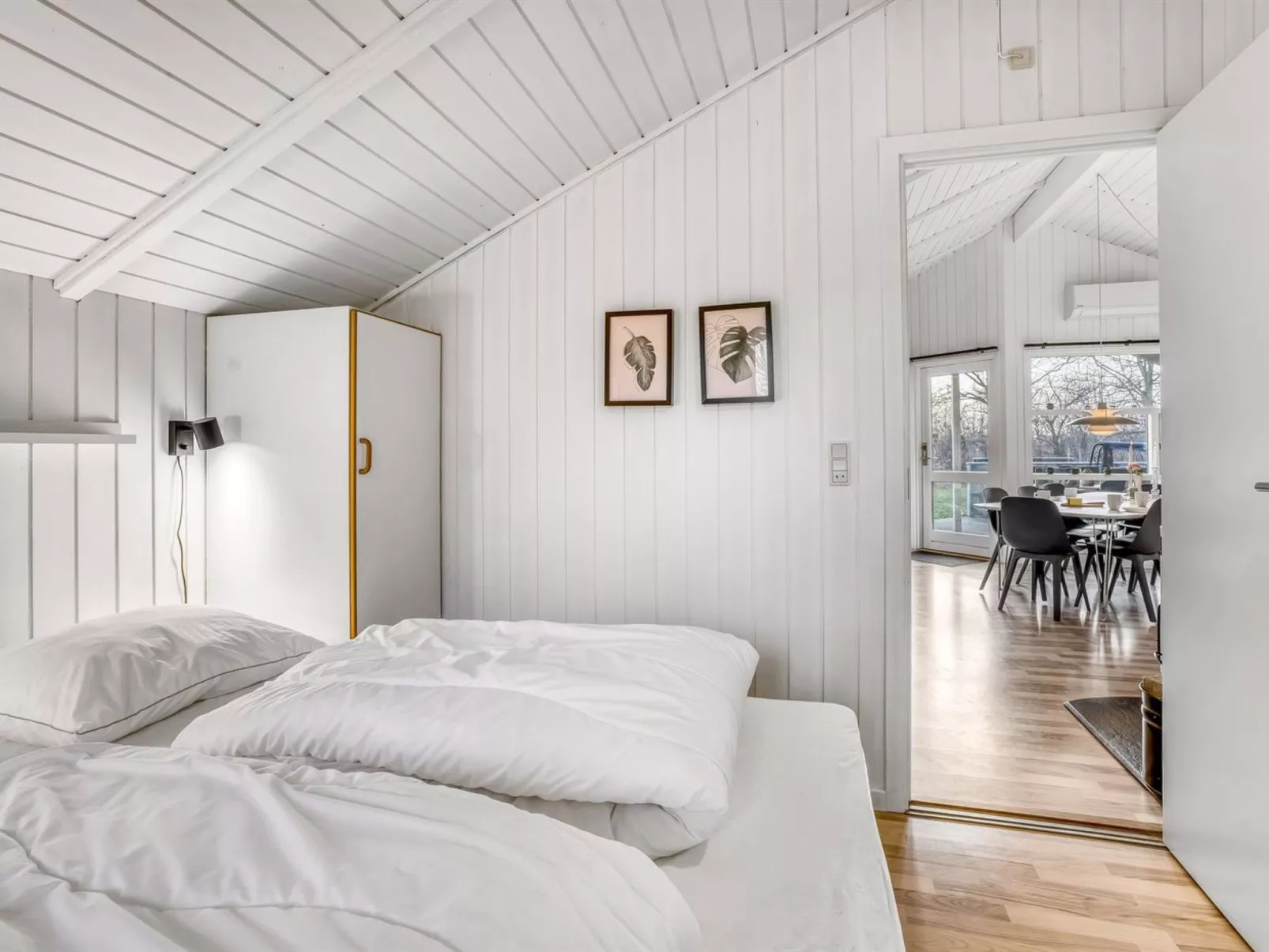 "Bjart" - 1.5km from the sea-Binnen