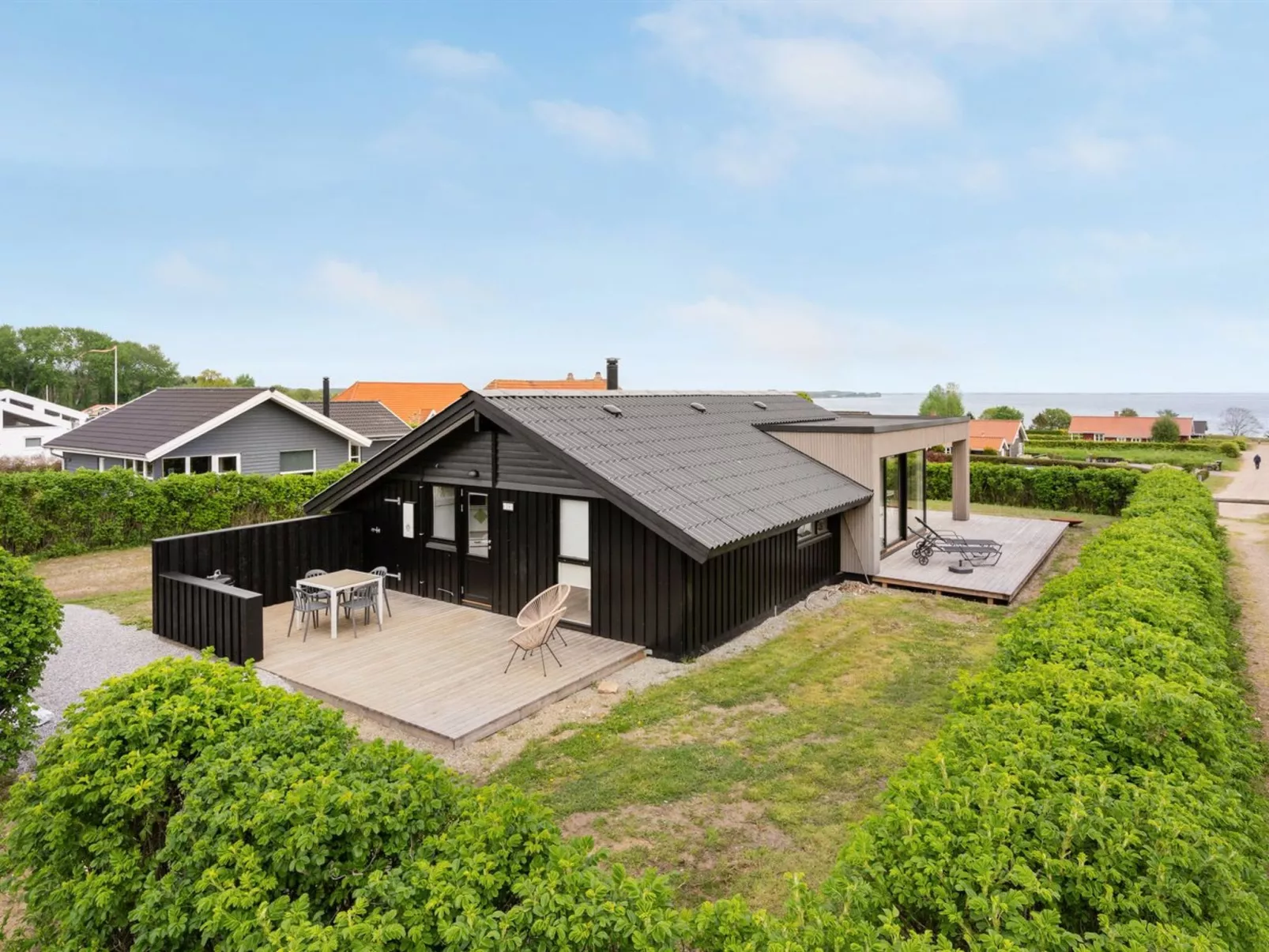 "Ely" - 300m from the sea-Buiten