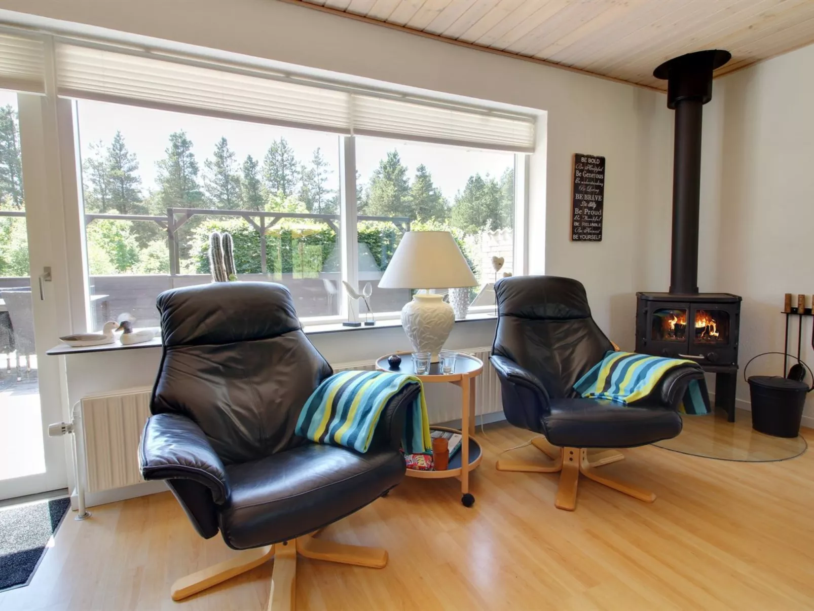 "Lavrans" - 2.5km from the sea-Binnen