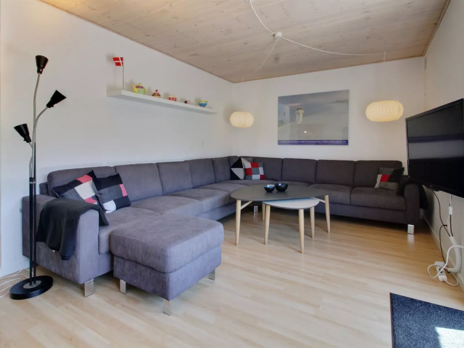 "Lavrans" - 2.5km from the sea-Binnen