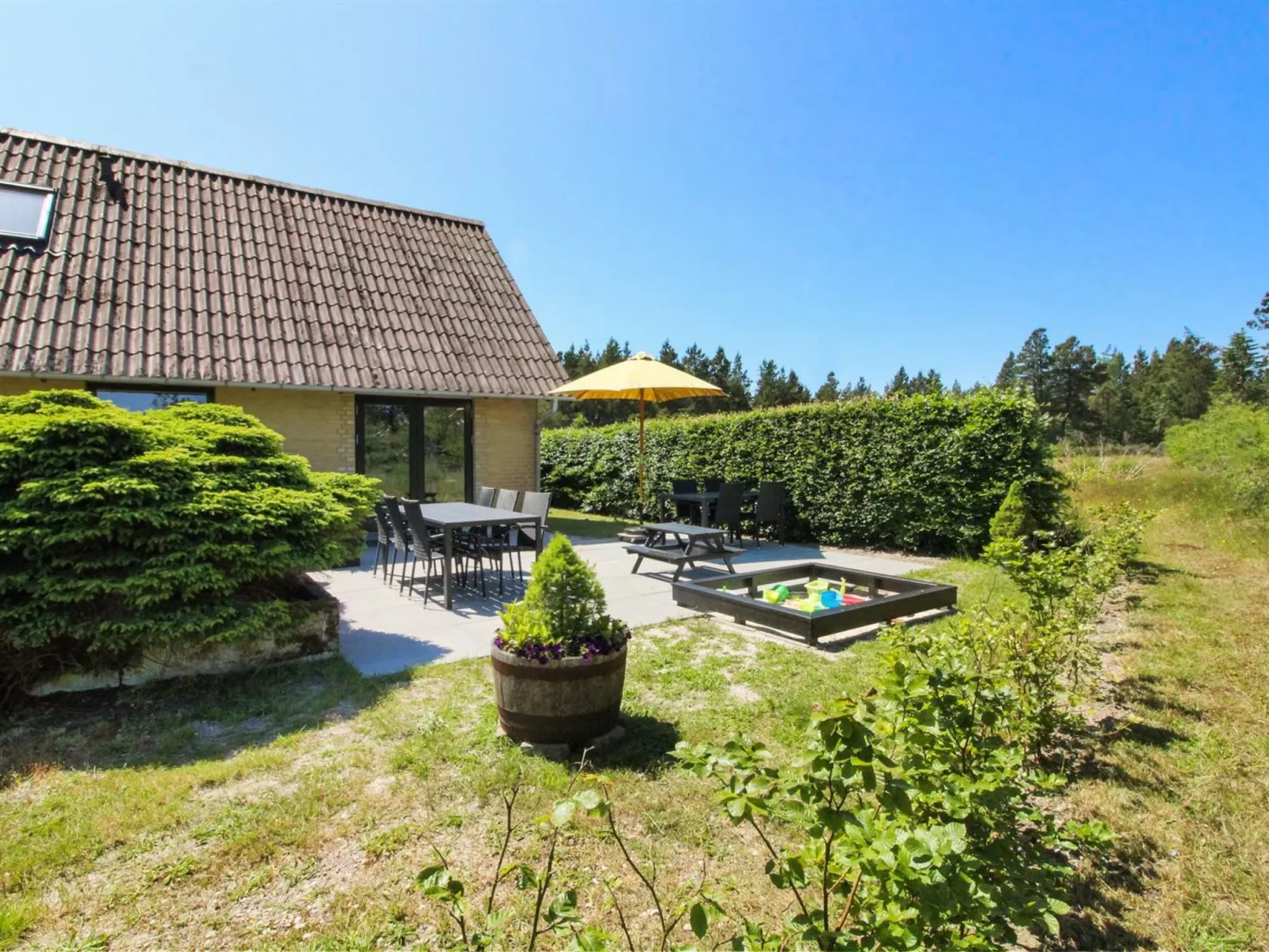 "Lavrans" - 2.5km from the sea-Buiten