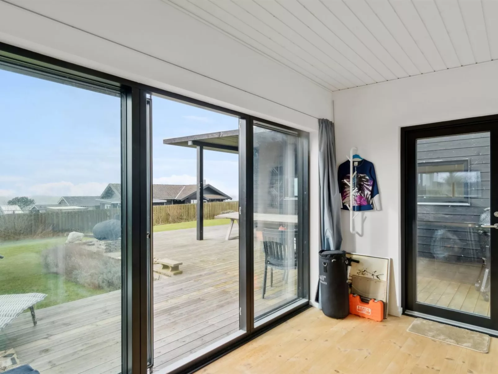 "Niesina" - 100m from the sea-Binnen