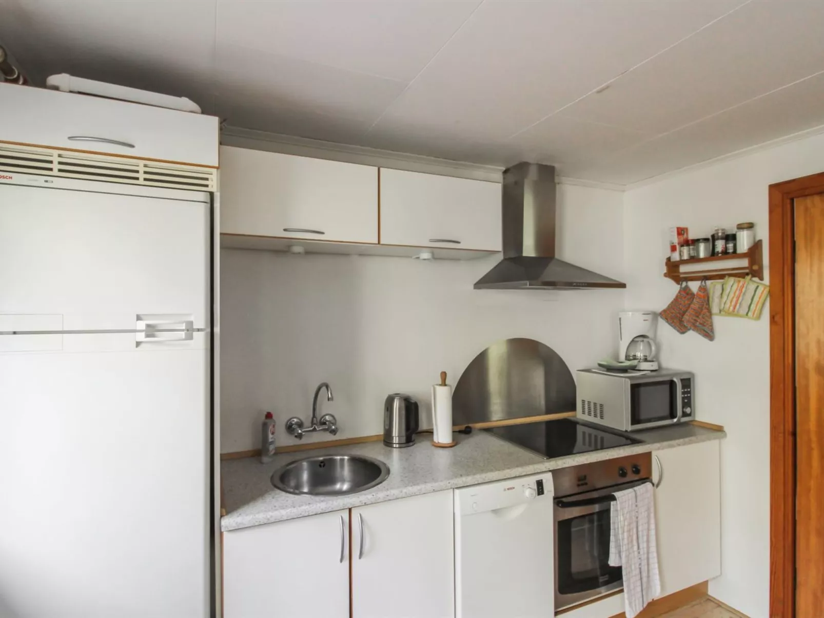 "Vasil" - 1.2km from the sea-Binnen