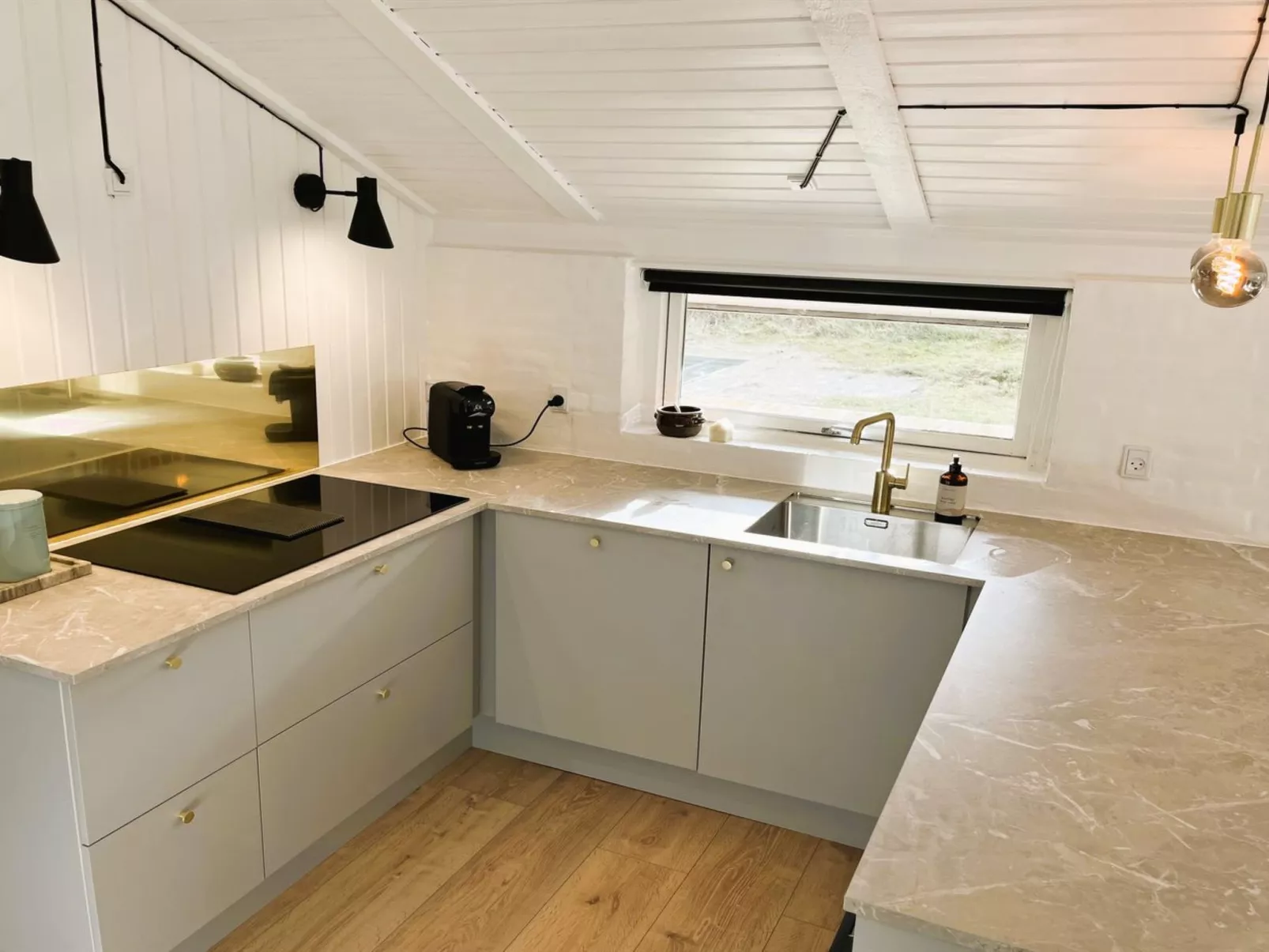 "Tilda" - 900m from the sea-Binnen