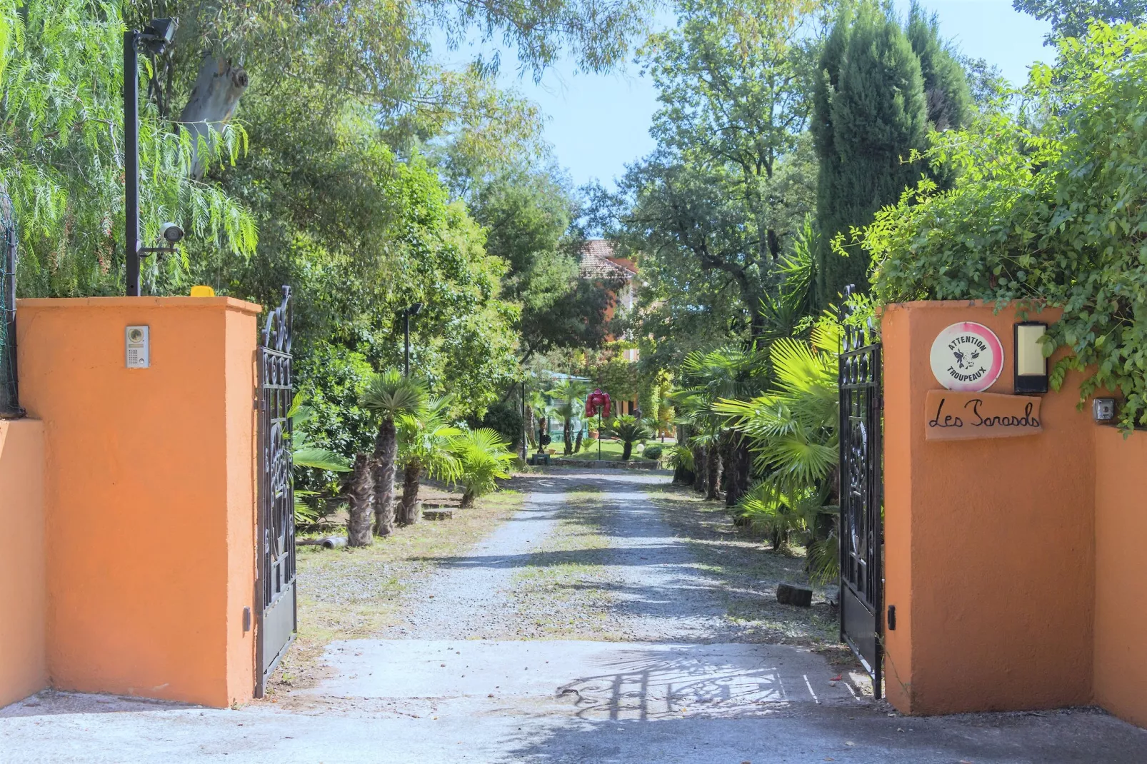 Villa Les Parasols-Tuinen zomer