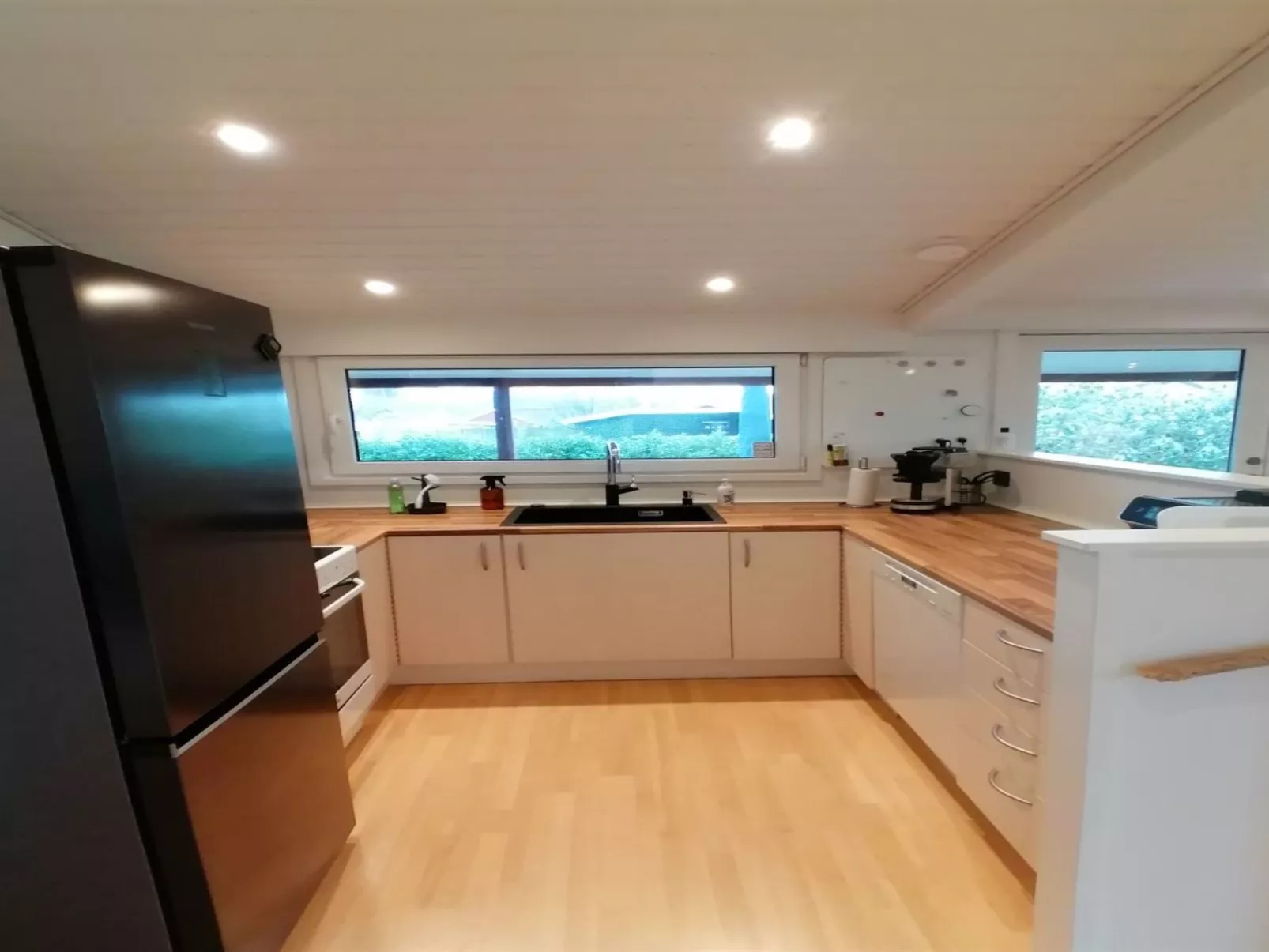 "Safina" - 100m from the sea-Binnen